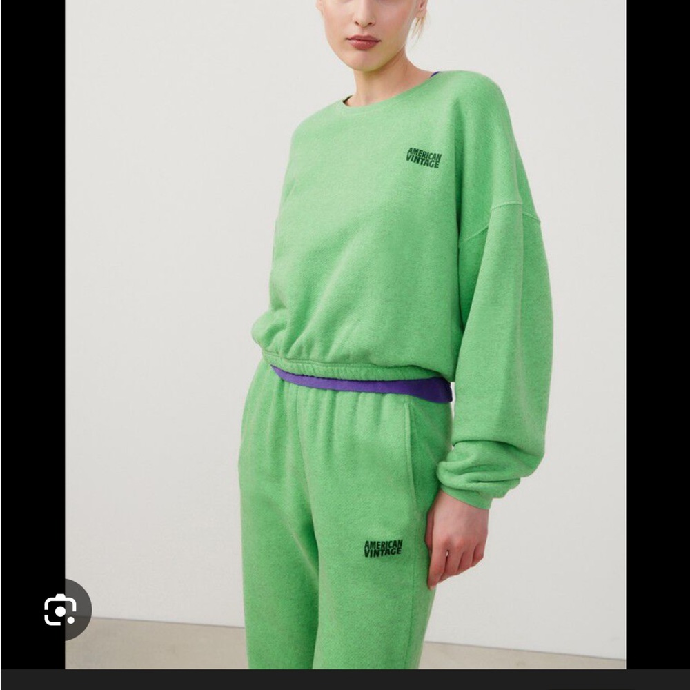 Green Sweatshirt and Sweatpants Set - Picture 4 of 5